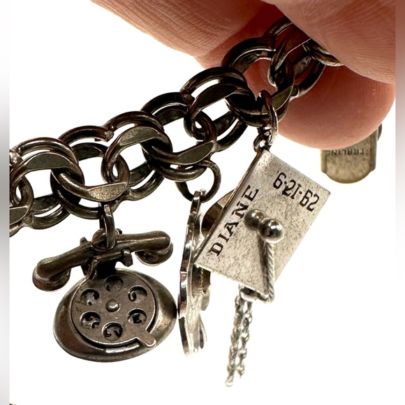 Vintage 1960s Sterling Silver 925 Double Linked Charm Bracelet with 9 Charms - Picture 9 of 11